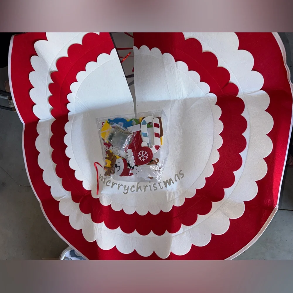 DIY Design Festive Red and White Christmas Tree Skirt, 46